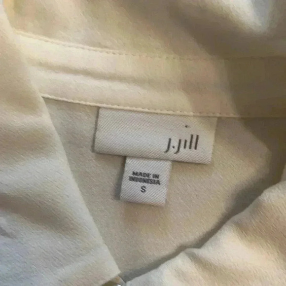 J Jill white rayon button up blouse - Picture 7 of 9